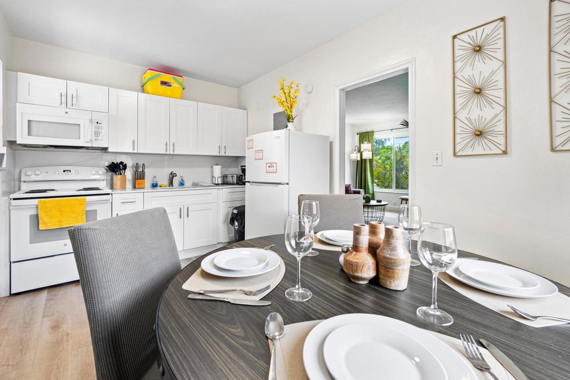Enchanting Cozy Apartment 10 Min Away From Airport, Calle 8, Brickell, Coral Gables, The Beach And More! ميامي المظهر الخارجي الصورة