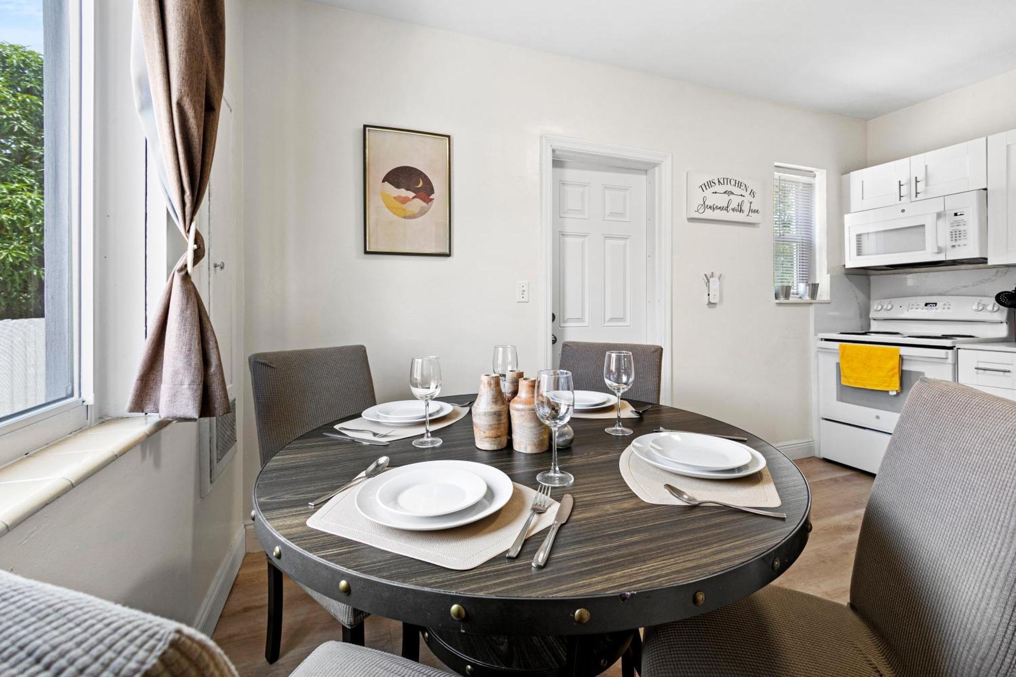 Enchanting Cozy Apartment 10 Min Away From Airport, Calle 8, Brickell, Coral Gables, The Beach And More! ميامي المظهر الخارجي الصورة